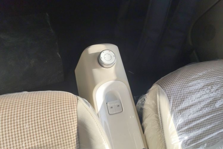 五菱汽车 宏光MINIEV 2024款 第三代 215km 青春版中控内饰18