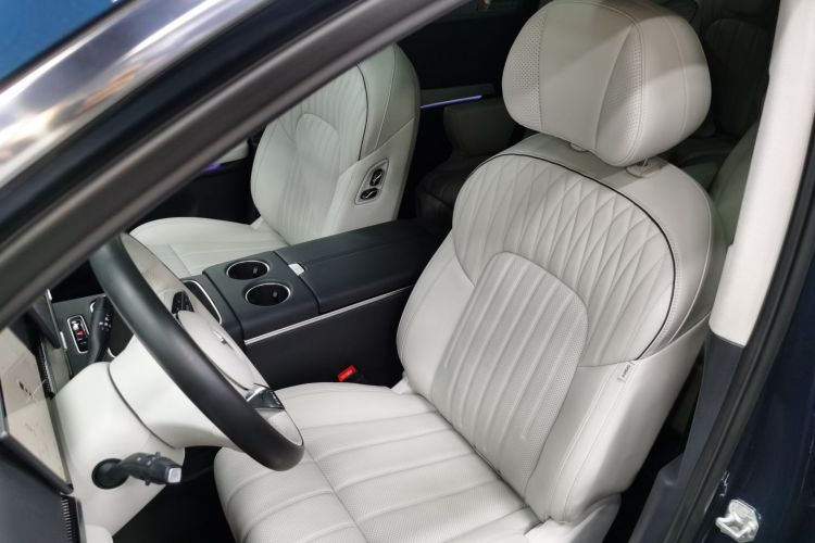 岚图汽车 岚图梦想家 2025款 PHEV 四驱旗舰鲲鹏版局部细节19