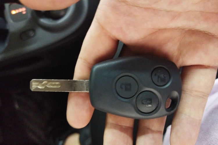 smart fortwo 2019款 0.9T 66千瓦硬顶风擎版 国VI中控内饰7001