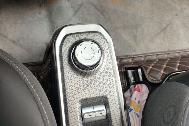 宝骏悦也 2023款 旗舰版中控内饰18