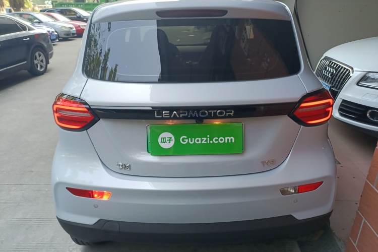 零跑汽车 零跑T03 2023款 200轻享版车身外观6