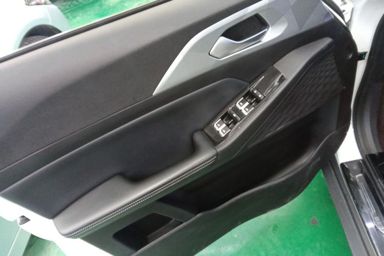 吉利几何E萤火虫 2022款 401KM 玲珑虎 4座中控内饰47