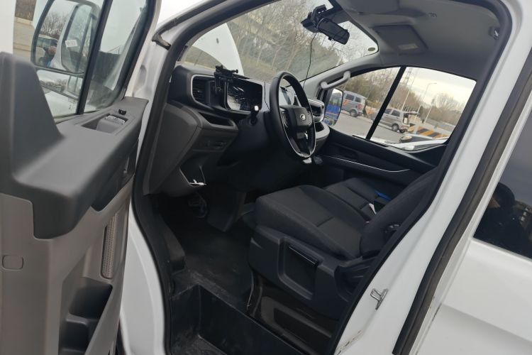 福特 全顺 2023款 2.0T汽油自动多功能商用车短轴低顶5/6座中控内饰20