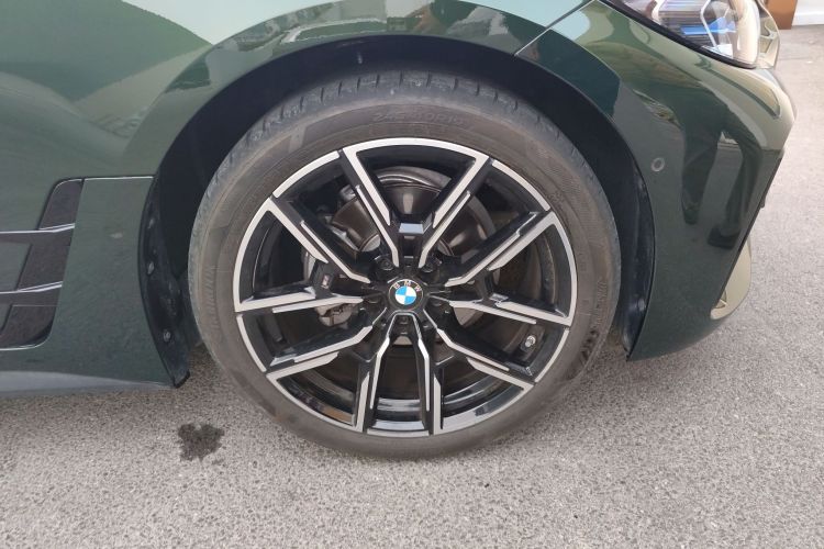 宝马4系 2022款 425i Gran Coupe M运动曜夜套装车身外观10