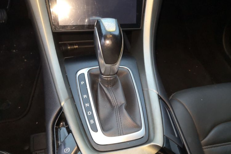 福特 蒙迪欧 2013款 2.0L GTDi200时尚型中控内饰18