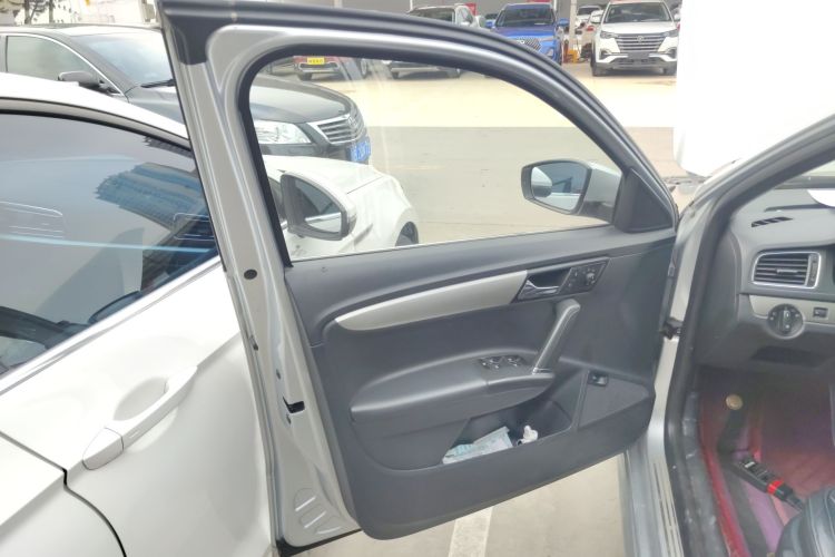 大众 朗逸 2013款 改款经典 1.6L 自动舒适版中控内饰47