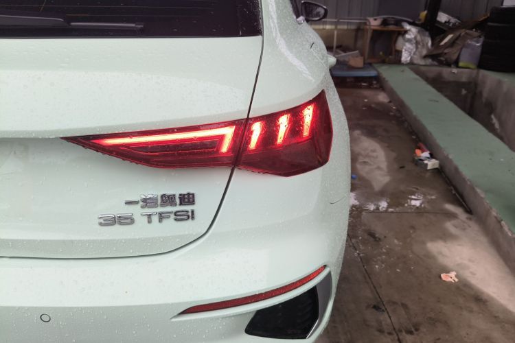 奥迪A3 2024款 Sportback 35 TFSI 时尚运动型车身外观9