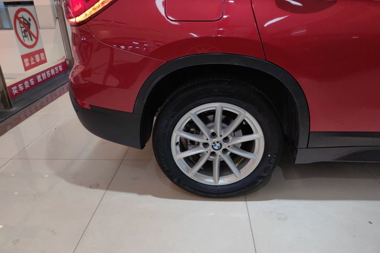 宝马X1 2019款 sDrive18Li 时尚型车身外观6008