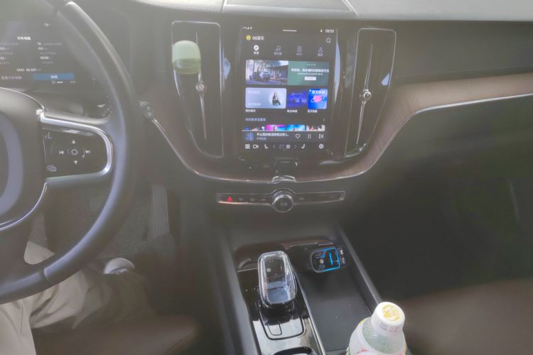 沃尔沃XC60 2022款 B5 四驱智远豪华版中控内饰16