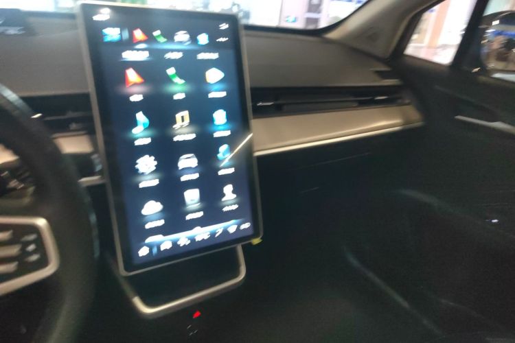 哪吒汽车 哪吒V 2022款 长续航行业定制版局部细节16