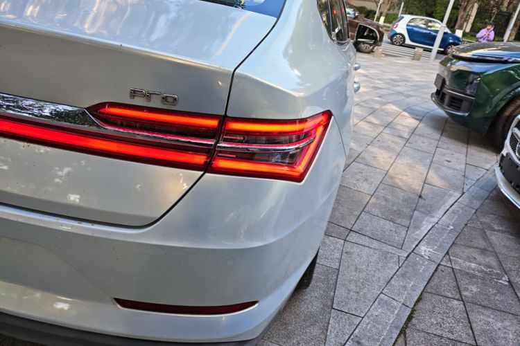 比亚迪 秦Pro 2020款 超越版 1.5TI 自动旗舰型车身外观9