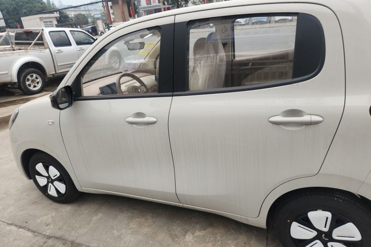 五菱汽车 宏光MINIEV 2025款 四门版 进阶款车身外观4