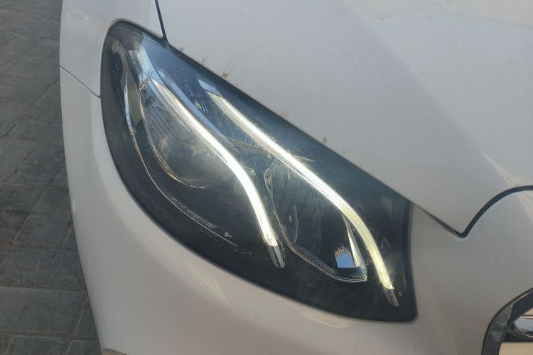 奔驰E级 2018款 E 300 L 运动时尚型车身外观8