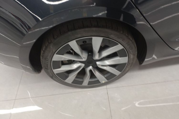 特斯拉 Model 3 2025款 后轮驱动版车身外观6008