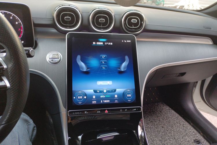 奔驰C级 2022款 C 200 L 运动版中控内饰16