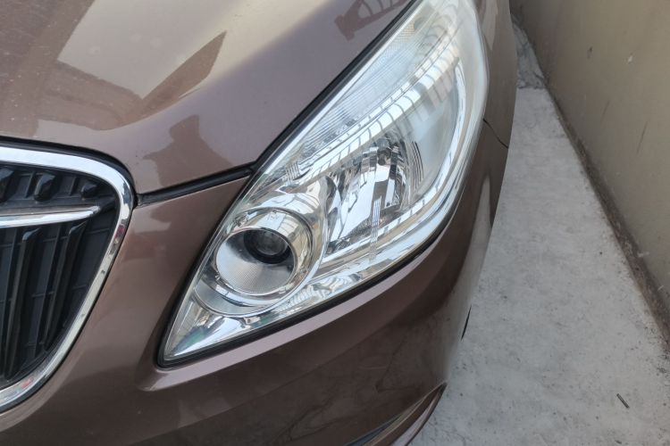 别克GL8 2018款 28T 舒适型 国VI局部细节36