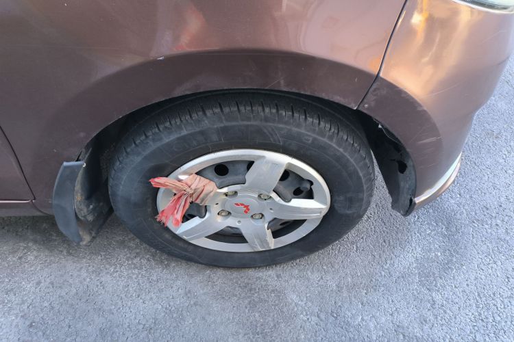 五菱汽车 五菱宏光 2015款 1.5L S 基本型国V车身外观10