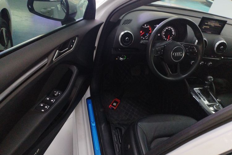 奥迪A3 2019款 Limousine 35 TFSI 时尚型 国V中控内饰7003