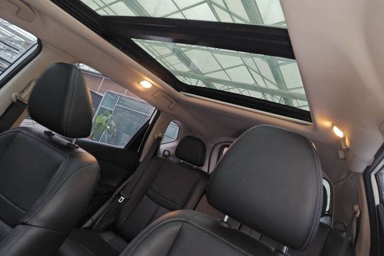 日产 奇骏 2019款 2.0L CVT舒适版 2WD中控内饰22