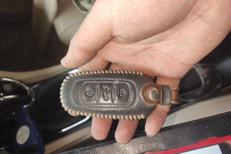 吉利汽车 帝豪 2017款 三厢百万款 1.5L 手动豪华型中控内饰7001