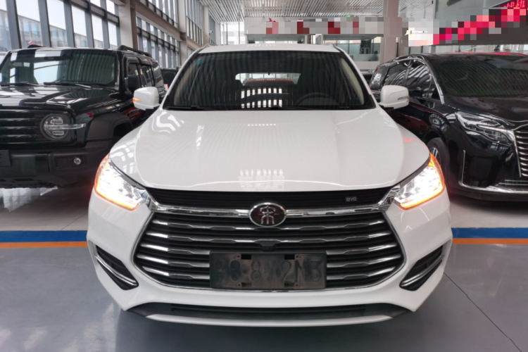 比亚迪 宋 2019款 1.5TI 自动智联越动型车身外观2