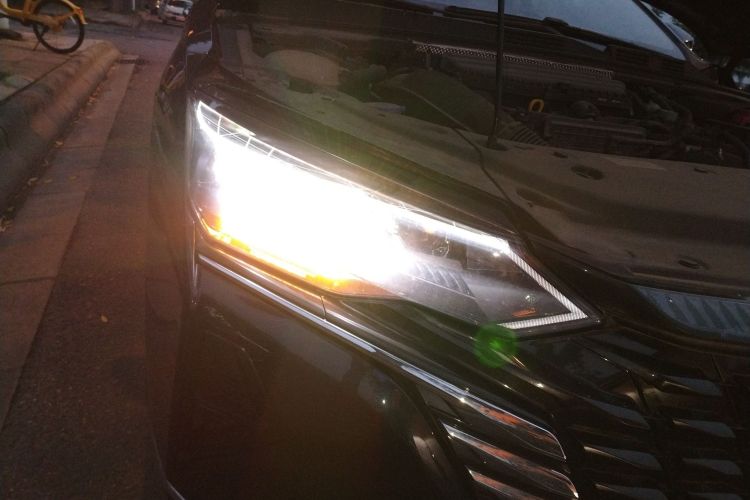 东风风神 奕炫MAX 2021款 1.5T 超级辣爸版车身外观8