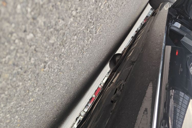 奔驰E级 2020款 E 300 L 时尚型局部细节9002