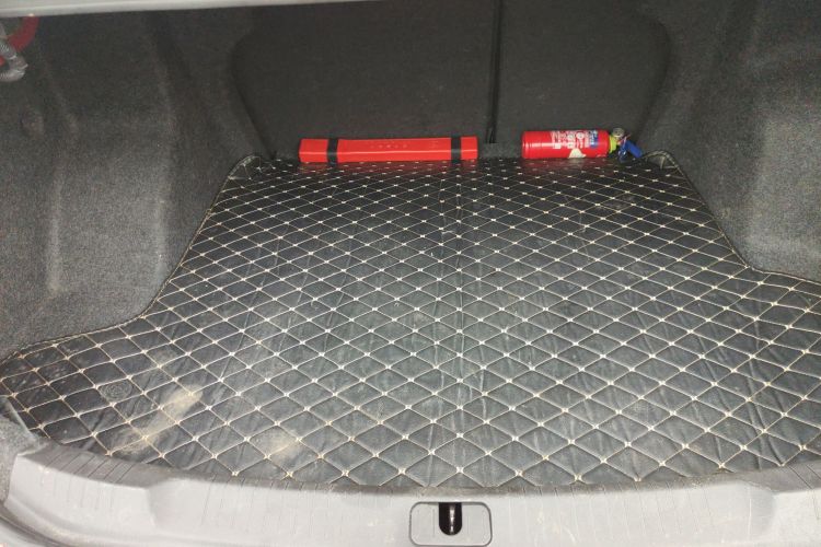 别克 英朗 2019款 18T 自动互联精英型 国VI机舱底盘23