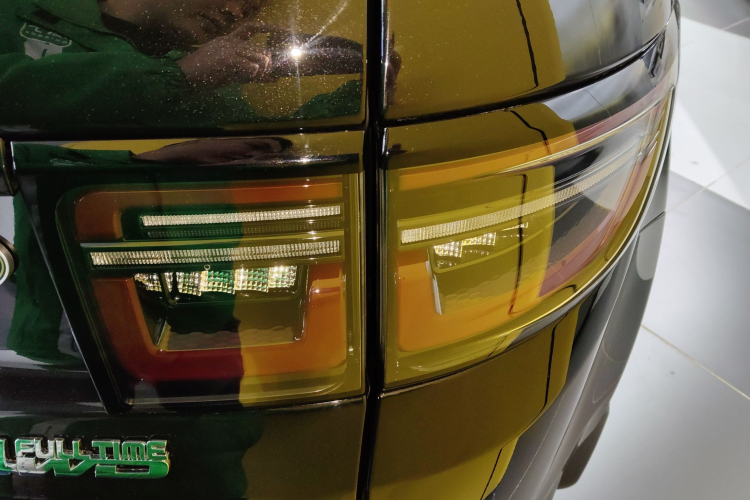 路虎 发现运动版 2020款 249PS R-Dynamic 性能版车身外观6006