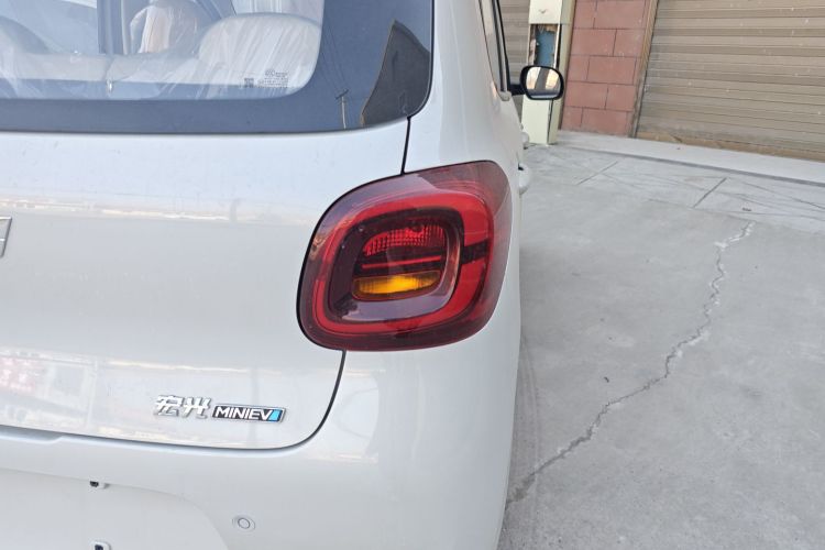 五菱汽车 宏光MINIEV 2025款 四门版 进阶款车身外观9