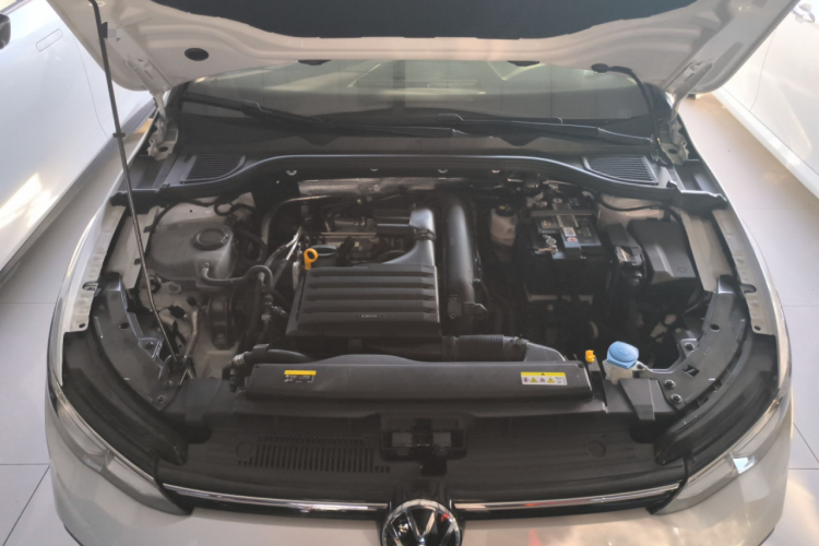 大众 高尔夫 2023款 200TSI DSG Pro机舱底盘24