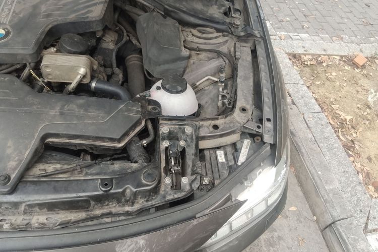 宝马3系 2015款 320Li 超悦版时尚型局部细节9007