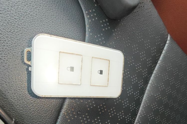 比亚迪G5 2014款 1.5TID 自动旗舰型中控内饰11