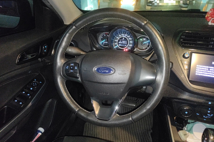 福特 福睿斯 2019款 1.5L 自动悦享型中控内饰13