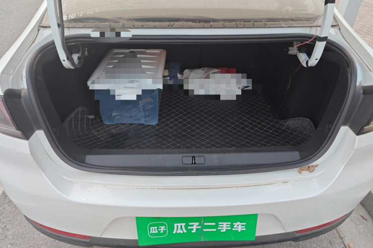 标致308 2016款 1.6L 自动时尚版中控内饰23