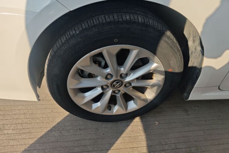 丰田 卡罗拉 2021款 双擎 1.8L E-CVT精英版车身外观6007