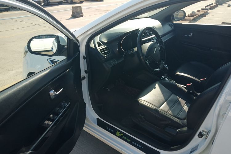 起亚K2 2015款 三厢 1.6L AT Premium中控内饰20