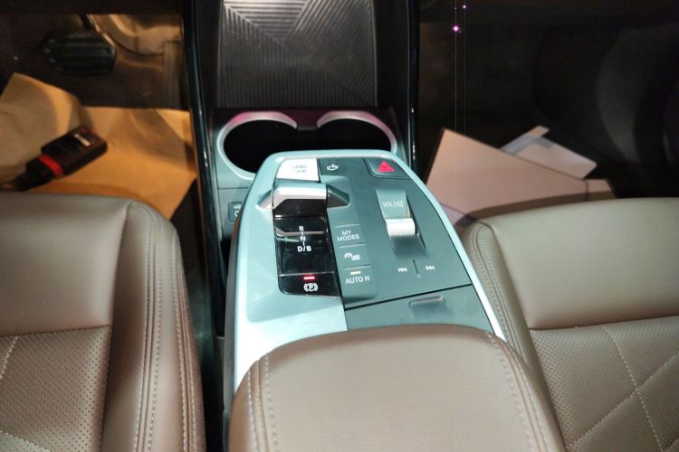 宝马iX1 2023款 eDrive25L X设计套装中控内饰18