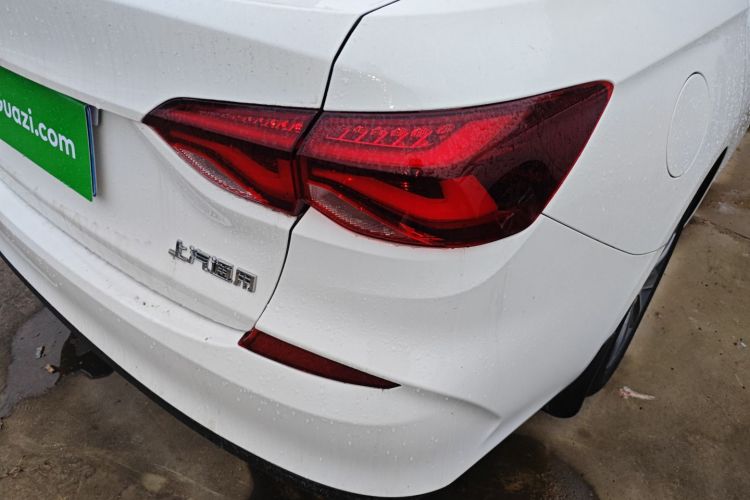 雪佛兰 科鲁泽 2022款 320 自动悦享版车身外观6006