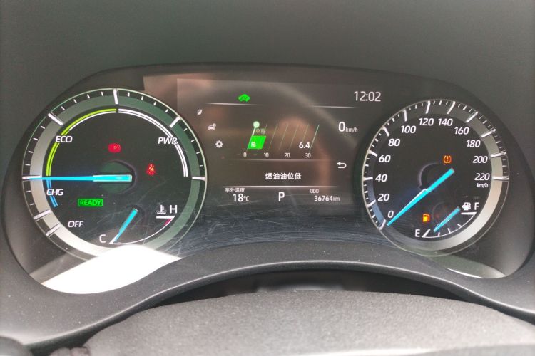 丰田 汉兰达 2023款 2.5L智能电混双擎两驱精英版 5座中控内饰14