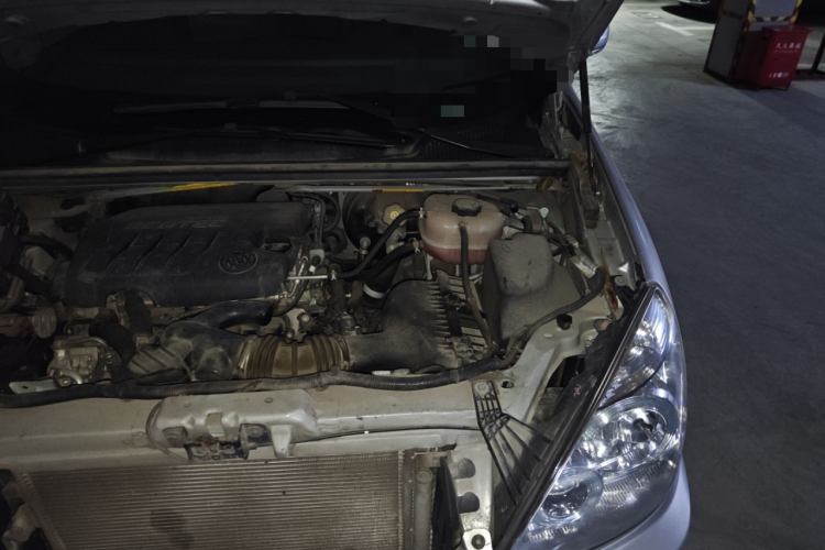 别克GL8 2014款 2.4L 经典版局部细节9007