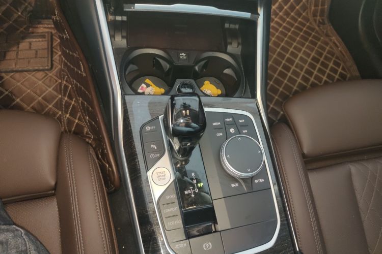 宝马3系 2022款 325Li M运动套装中控内饰18