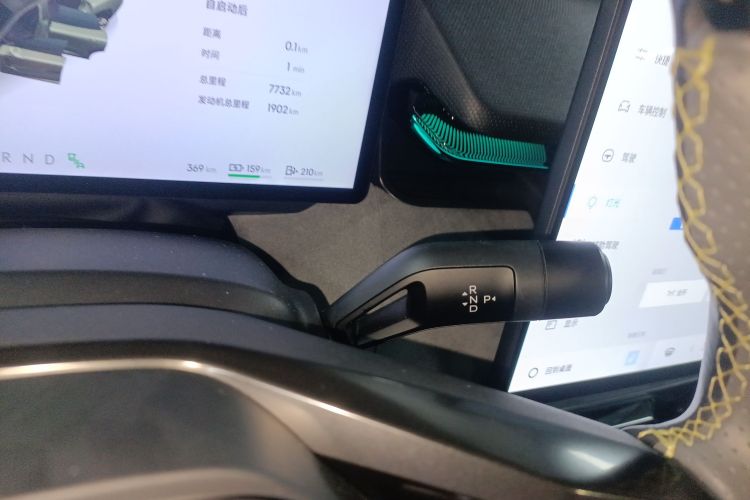 领克08 EM-P 2023款 220km 时间限量版中控内饰18