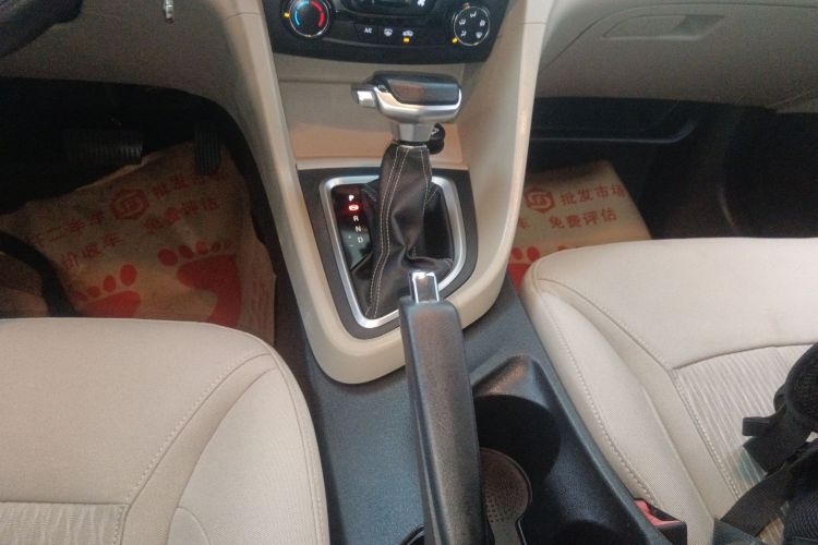 别克 英朗 2018款 15T 双离合进取型 国V中控内饰18