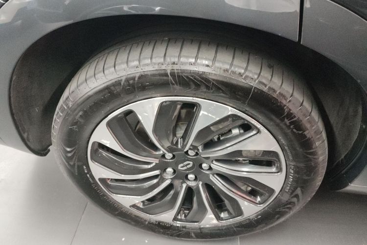 鸿蒙智行 问界M7 2022款 1.5T 四驱豪华版车身外观6008