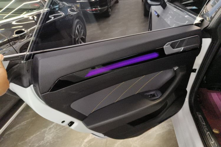 一汽-大众CC 2023款 380TSI 夺目版中控内饰49