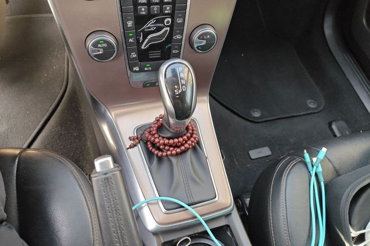 沃尔沃V40 2017款 Cross Country T3 智雅版中控内饰18