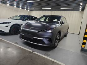 ARCFOX极狐 极狐 阿尔法T5(ARCFOX αT5) 2026款 纯电 560 睿享版