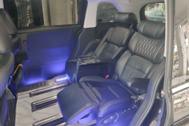 本田 艾力绅 2022款 2.0L e:HEV 豪华先享版中控内饰7004