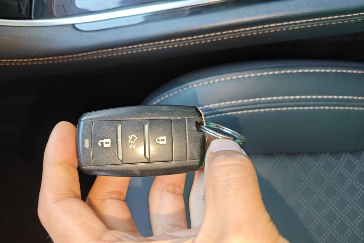 长安 逸动 2018款 XT 1.6L GDI 手动风潮型 国V中控内饰7001